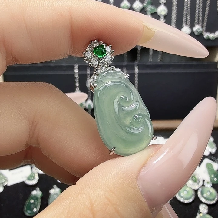 翡翠未镶嵌颈饰翡翠