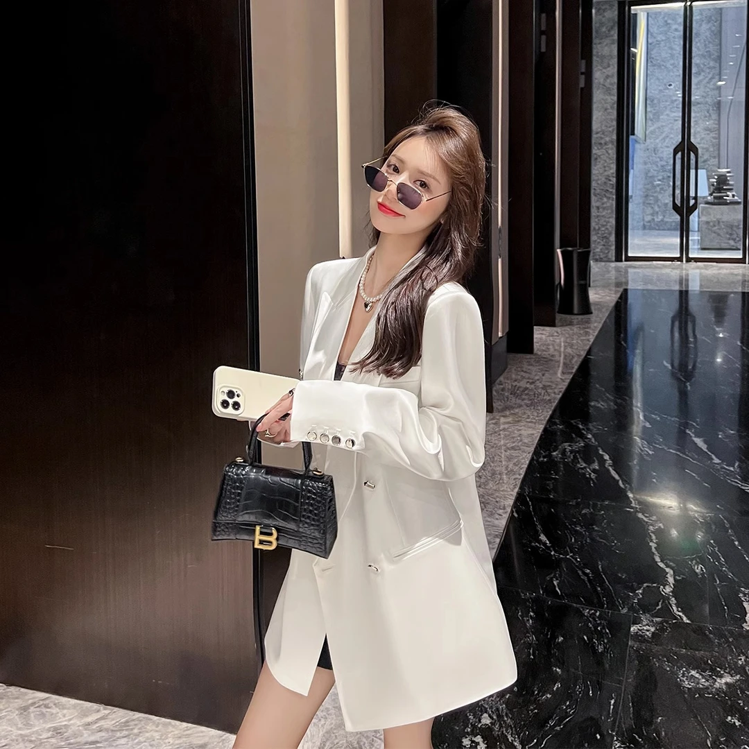白色醋酸缎面西装外套女2025春秋新款高级感韩版宽松气质西服上衣