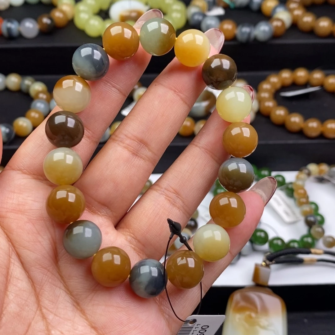 熊***呵和田玉未镶嵌手链