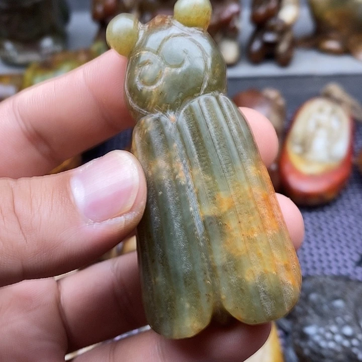 未镶嵌蛇纹石玉颈饰