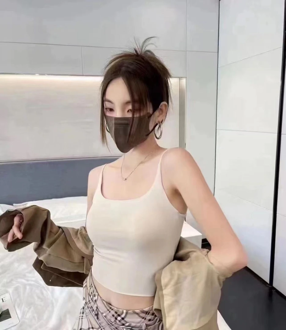 时尚夏季通勤简约百搭瑜伽美背显瘦修身外穿打底一体吊带背心