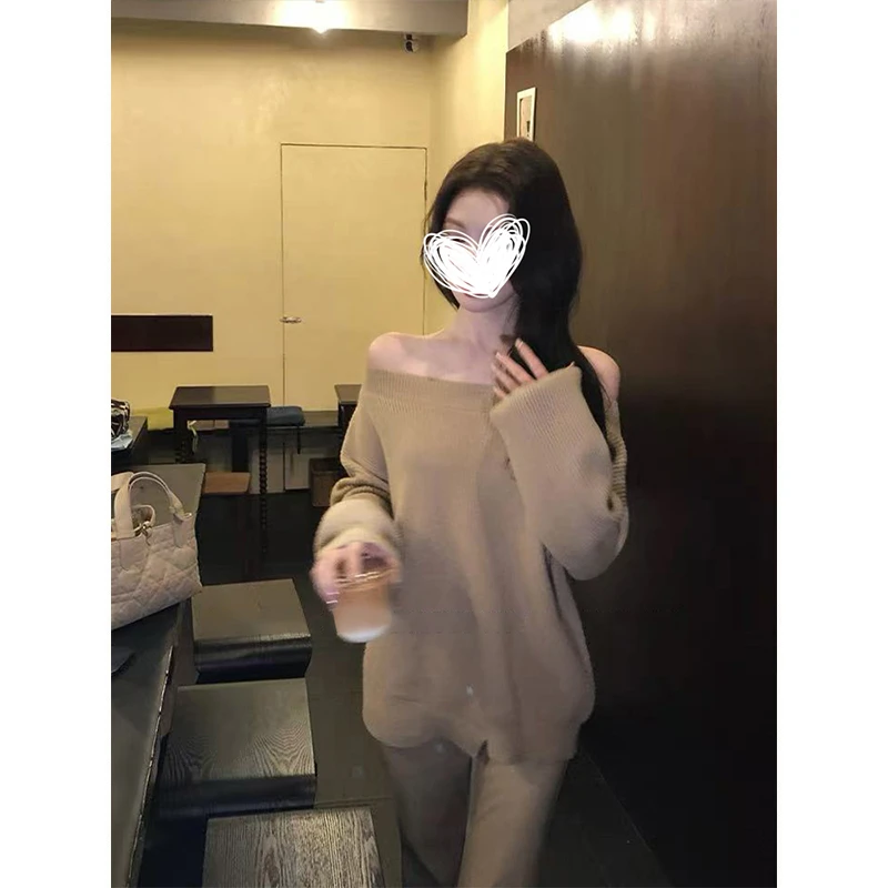 Moses Queen/魔西女王纯欲轻熟风一字领斜肩针织毛衣松弛感打底衫