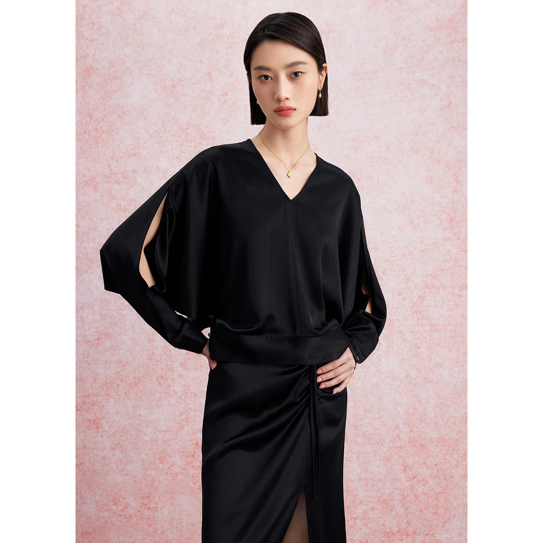 【羊羊专属】复古气质雪纺衫秋季造型感缎光感V领慵懒长袖衬衣