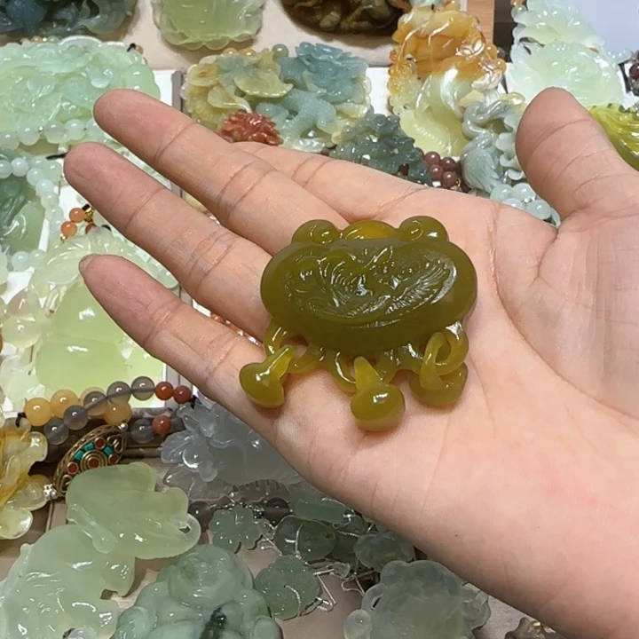 蛇纹石玉吊坠未镶嵌一***～