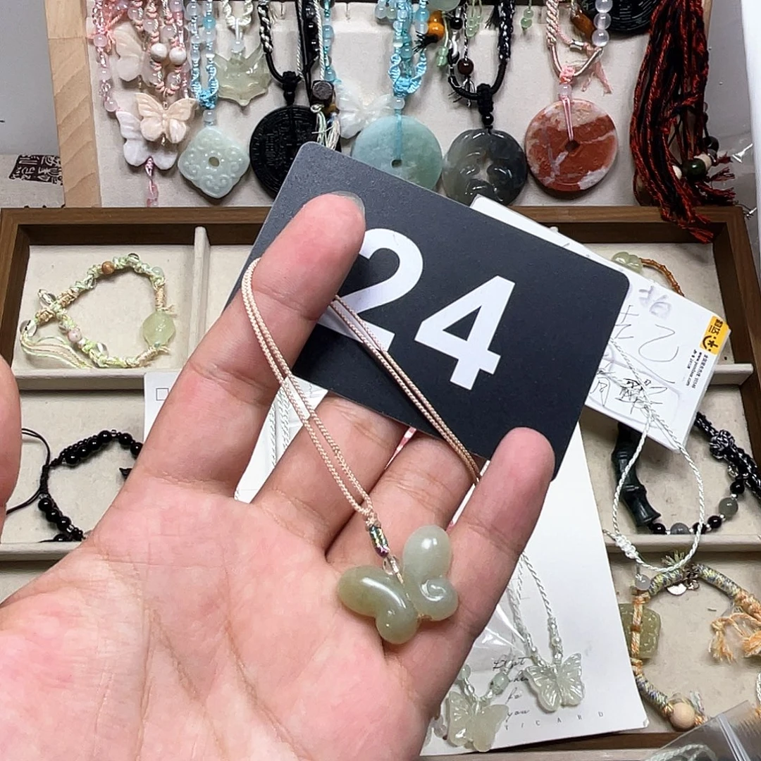 蛇纹石玉合金颈饰