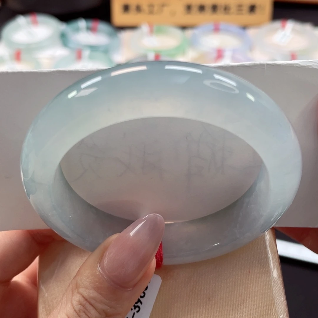 未镶嵌手镯翡翠南***?53.5莫西沙蓝冰清透