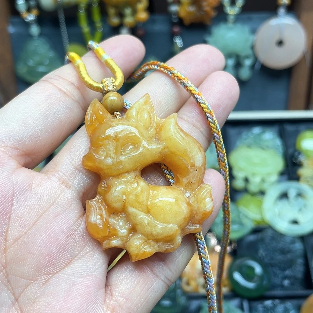 未镶嵌蛇纹石玉颈饰