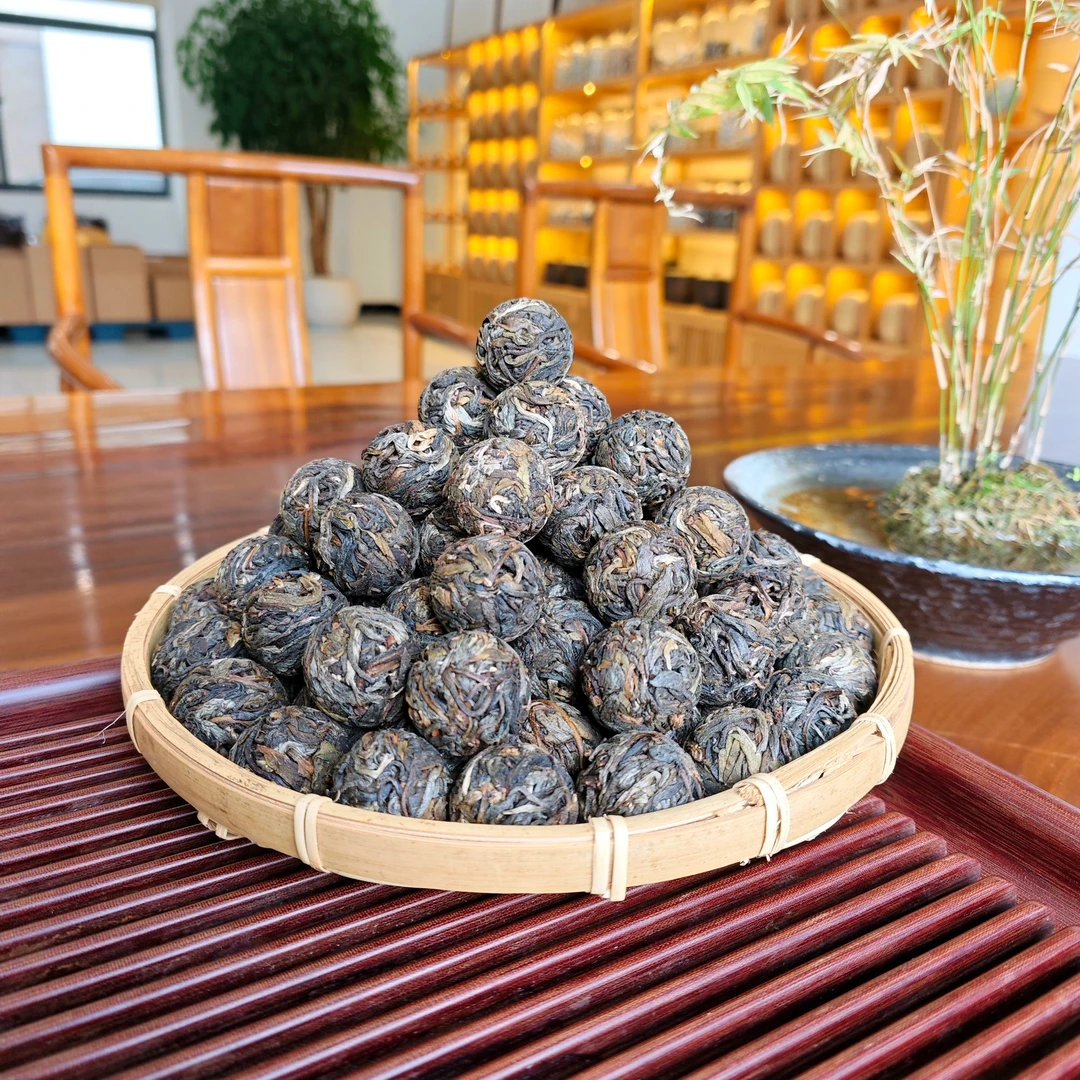 2025年春【水果糖古树龙珠】高端普洱生茶 8克*100颗