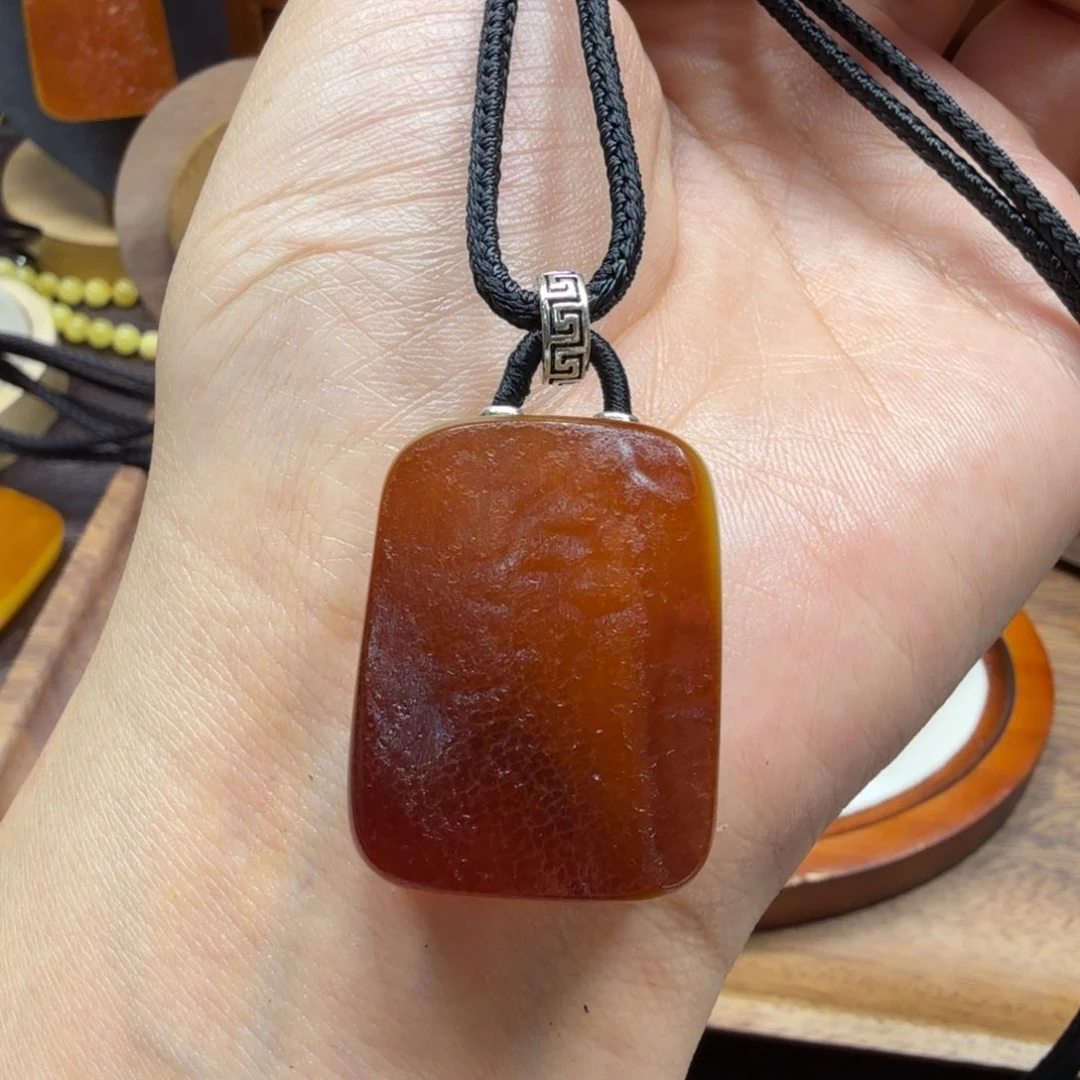 未镶嵌吊坠(赠链)琥珀