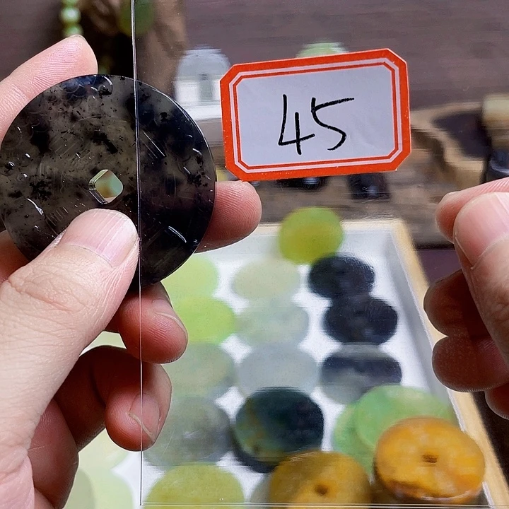 努***—蛇纹石玉合金珠宝奇石