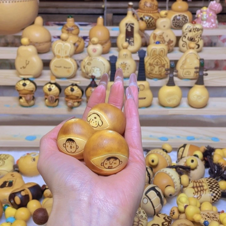 蓝****手工制作默认微瑕不退不换