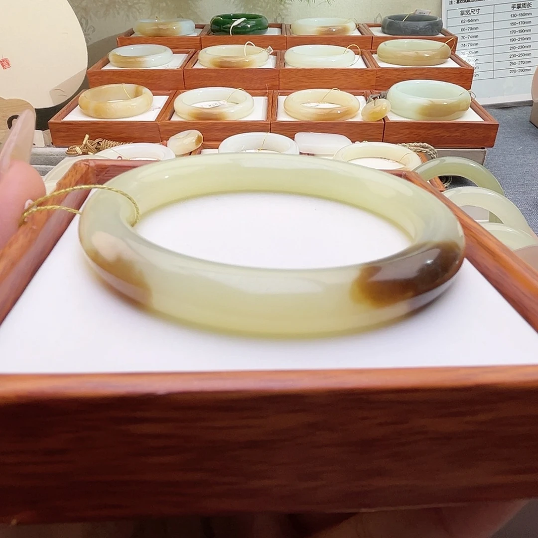 和田玉手镯未镶嵌58.6