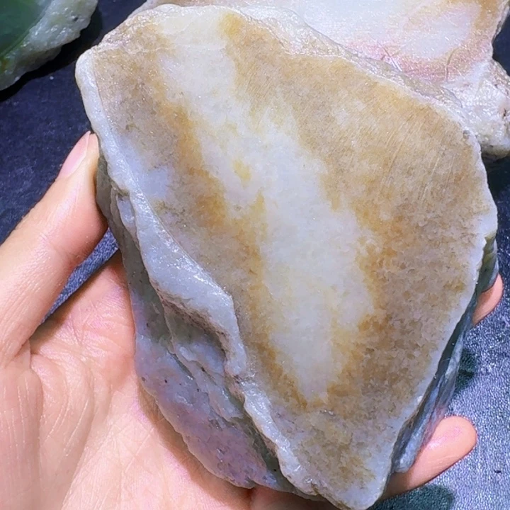 大***斌未镶嵌和田玉（糖玉）珠宝半成品