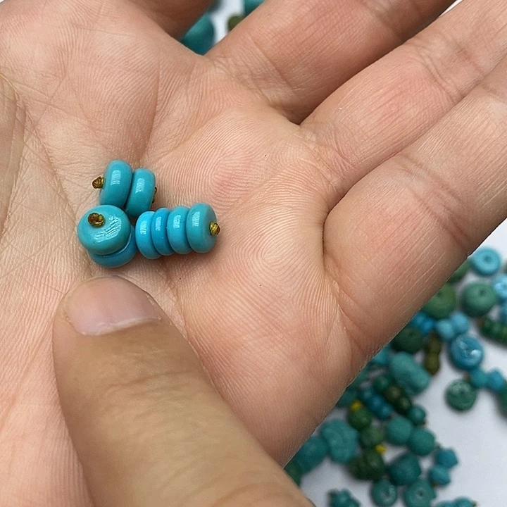 小***行绿松石未镶嵌珠宝奇石