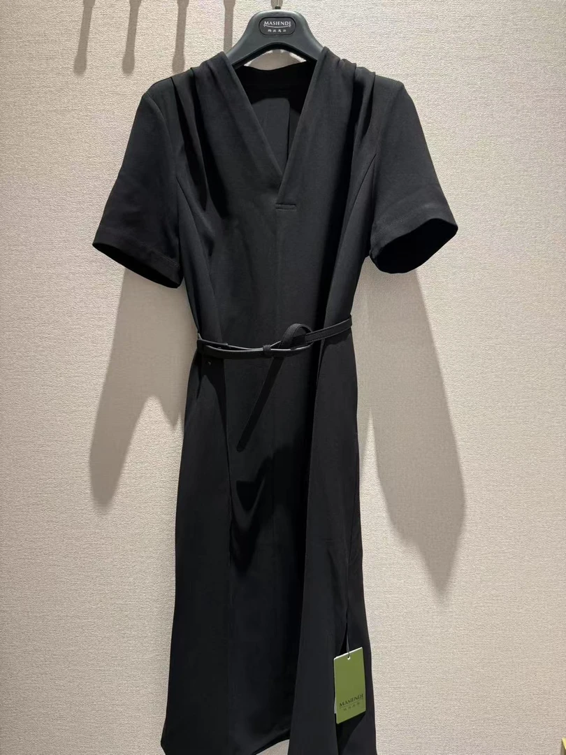 玛丝恩迪春夏款气质V领收腰连衣裙法式简约显瘦轻奢设计夏季女装