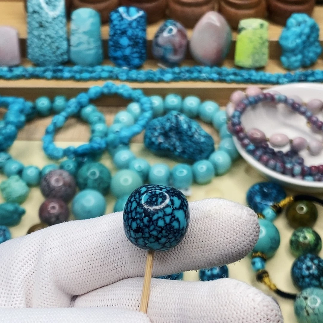 绿松石未镶嵌珠宝奇石