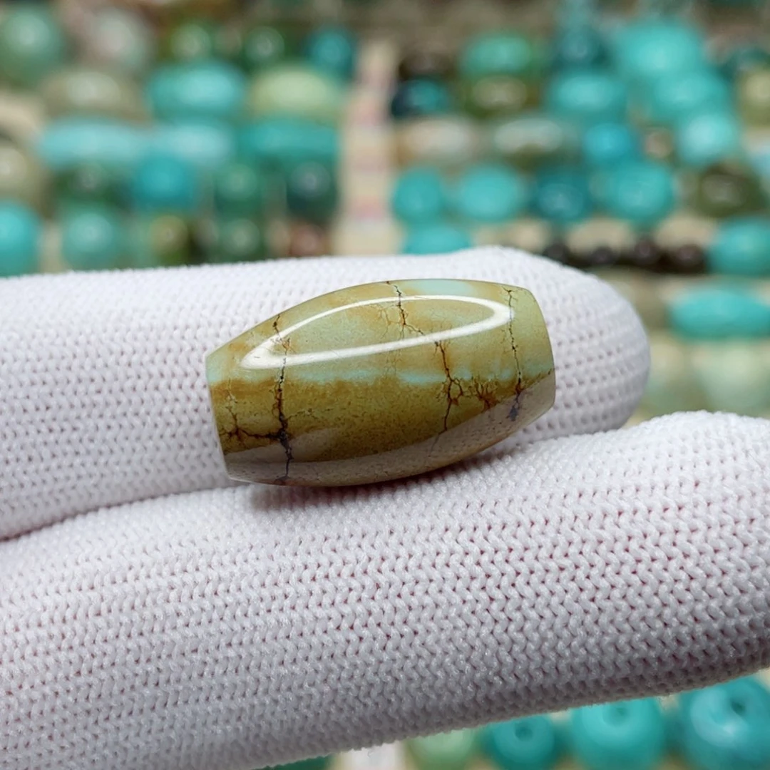 未镶嵌绿松石颈饰