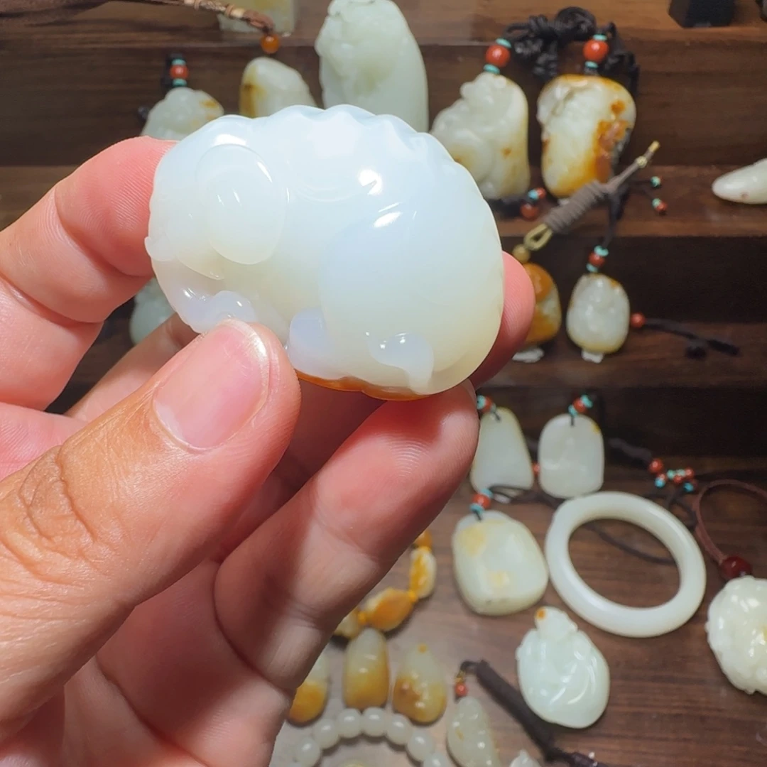 水***南和田玉未镶嵌颈饰