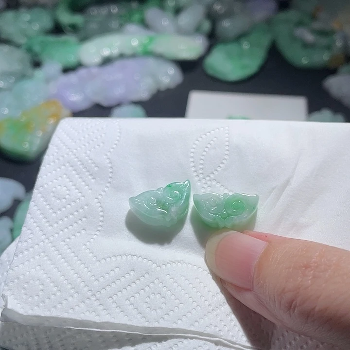 颈饰未镶嵌翡翠天