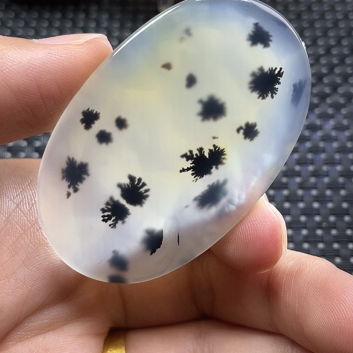 未镶嵌颈饰玛瑙/玉髓逆***薇