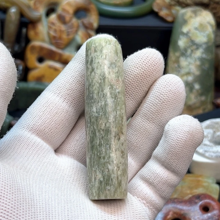 未镶嵌岫岩老玉（透闪石质玉）车挂灰*