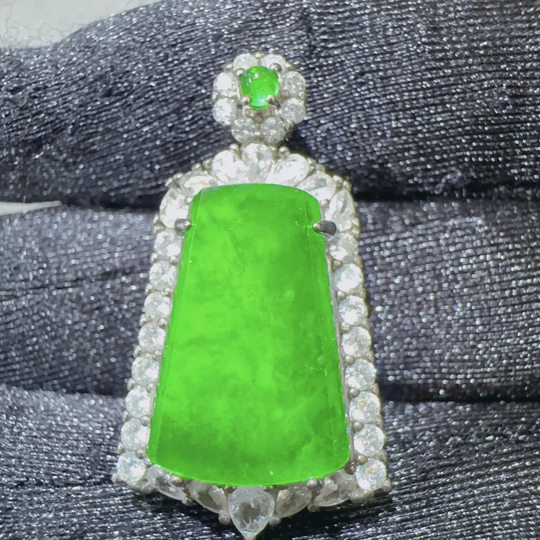 【直播间专属-无事牌吊坠】天然A货翡翠阳绿无事牌平安无事气质时尚