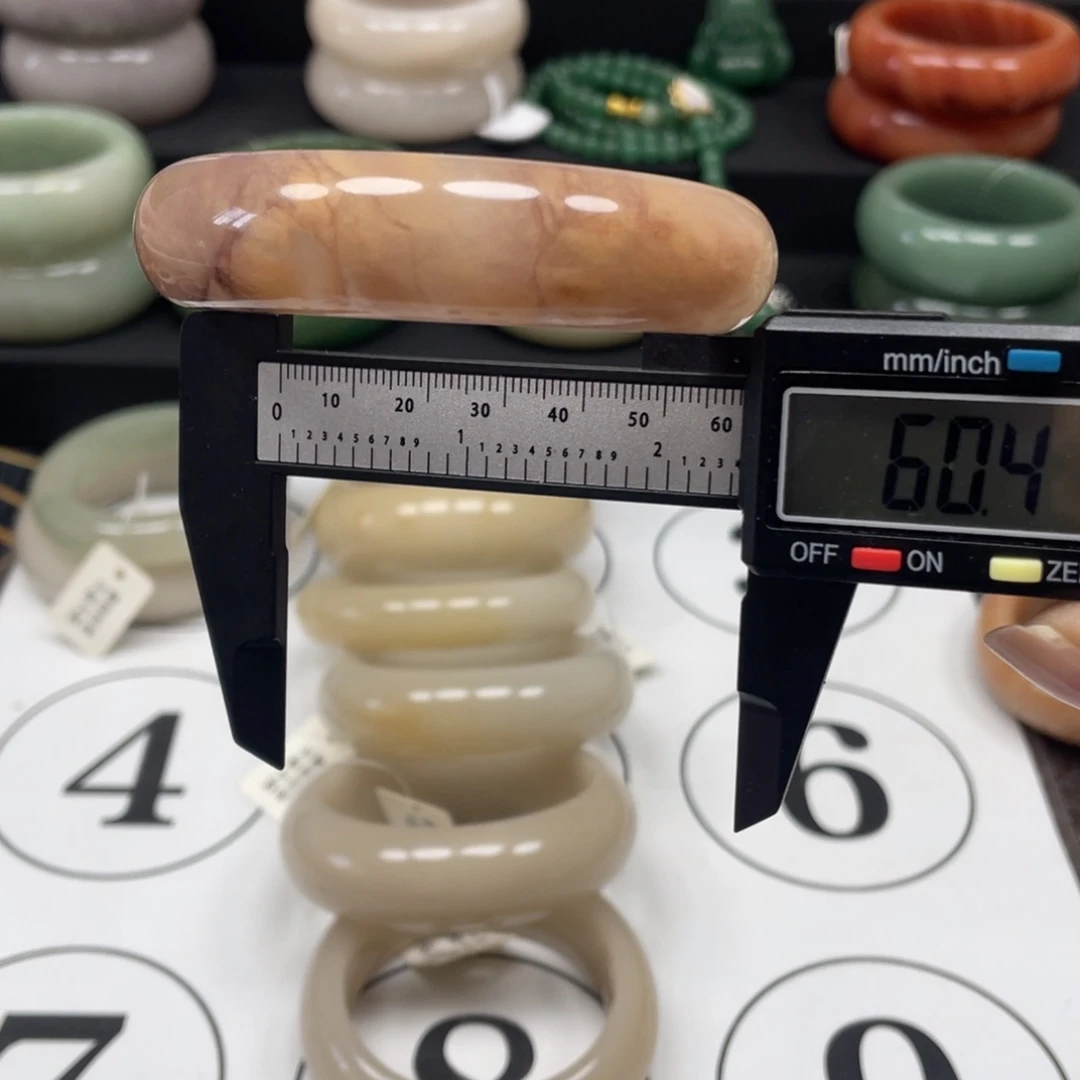 石英质玉（非洲翠）合金手镯