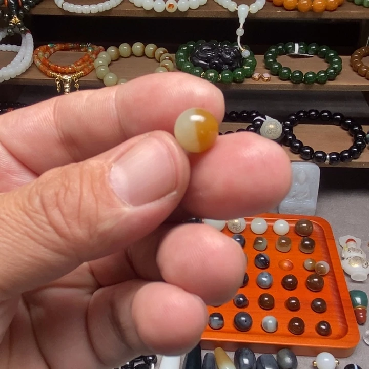 平***淡和田玉未镶嵌手链