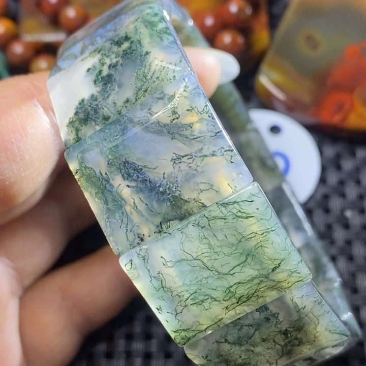 未镶嵌颈饰玛瑙/玉髓玫*?