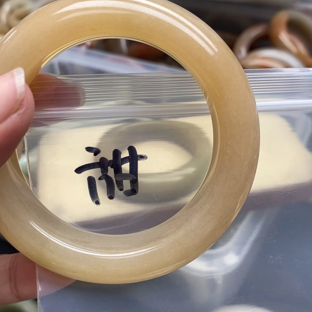 石英质玉手镯未镶嵌燚*