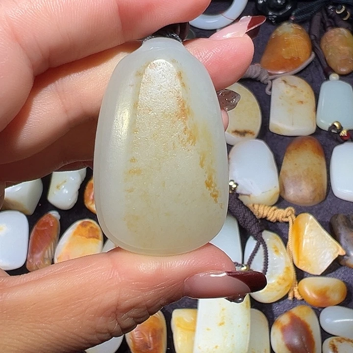 赵***汐吊坠(不含链)未镶嵌和田玉