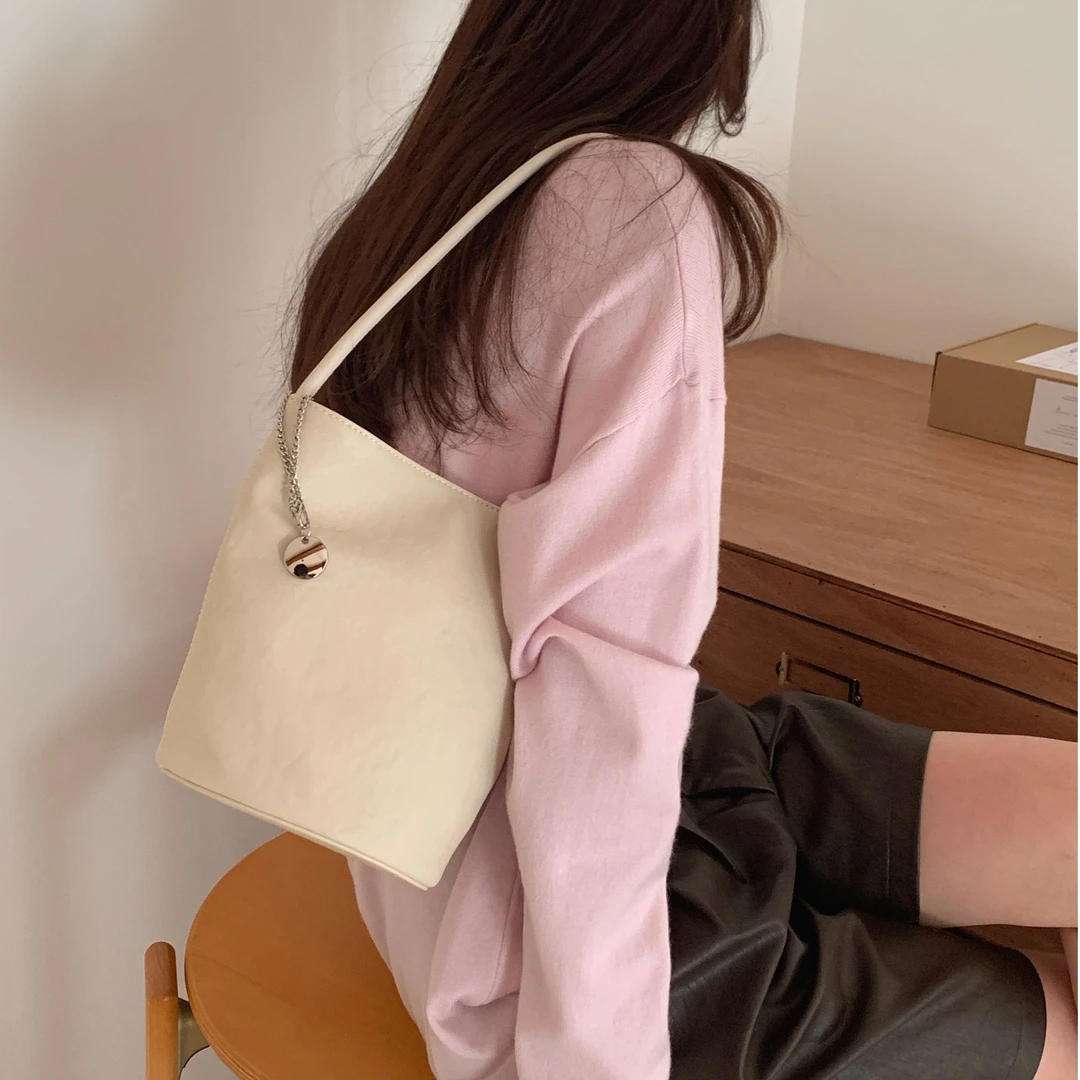 韩式ins风牛皮复古水桶包日系单肩包夏季简约网红百搭时尚女包