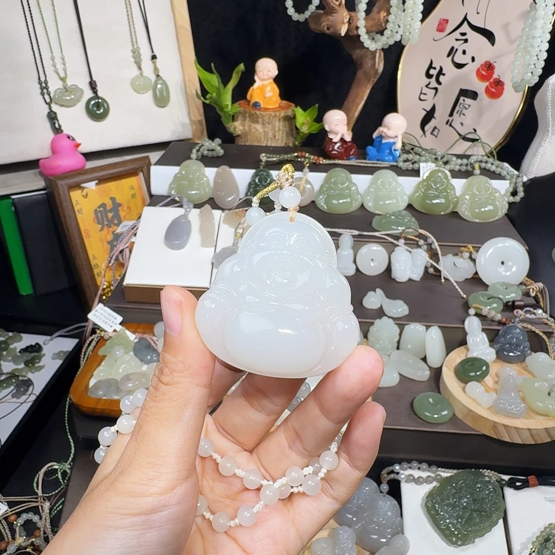 寻***诗和田玉未镶嵌颈饰