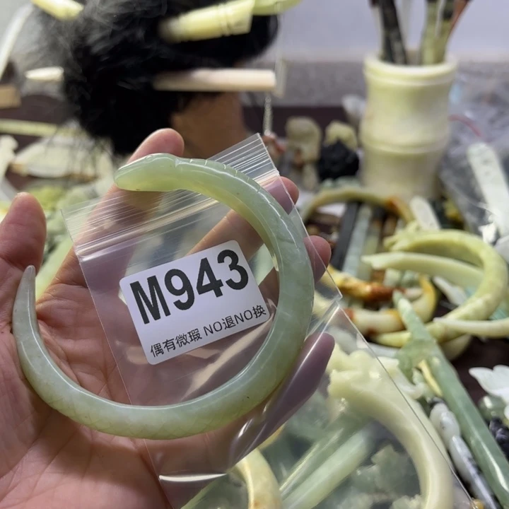 蛇纹石玉发饰合金那****言