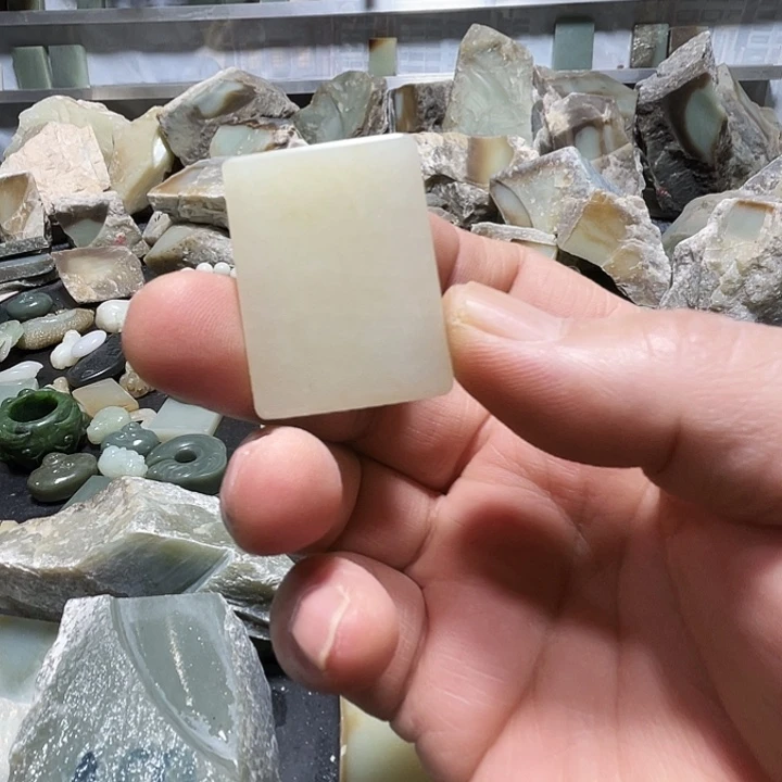 擎***吗和田玉（糖玉）未镶嵌把件