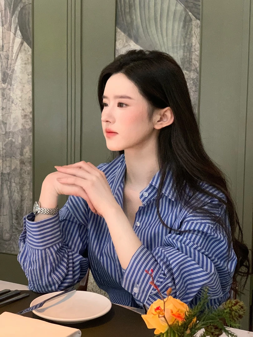 玫瑰的故事刘亦菲同款蓝色条纹衬衫女2025新款高级感法式复古上衣