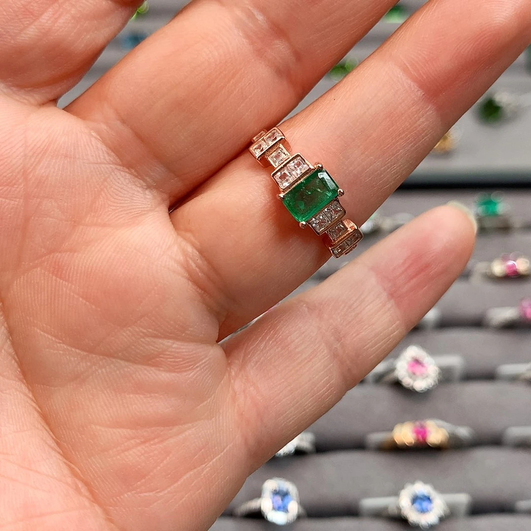 银S925镶嵌戒指祖母绿