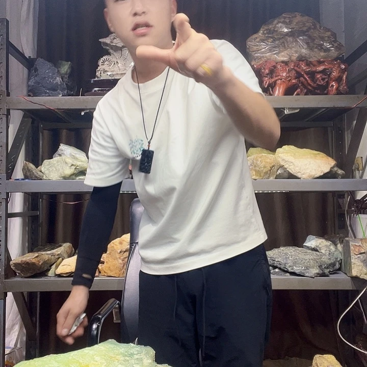 常***树未镶嵌蛇纹石玉珠宝奇石7