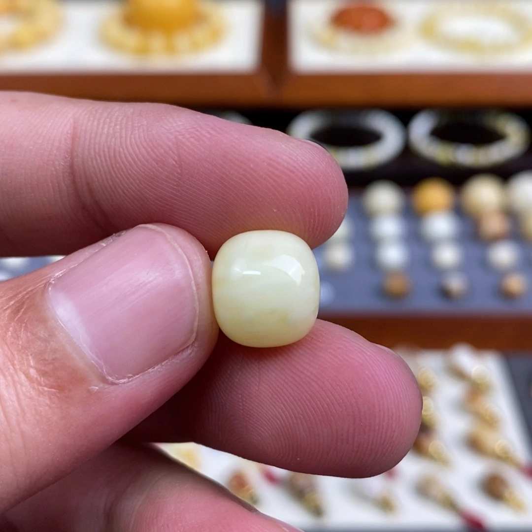 蜜蜡未镶嵌裸石配饰老型尺寸12.1