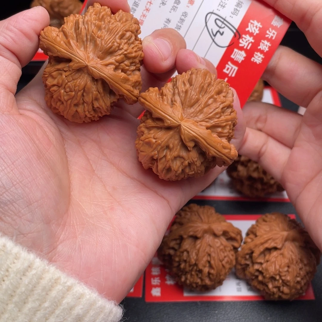 文玩核桃把件白狮子44
