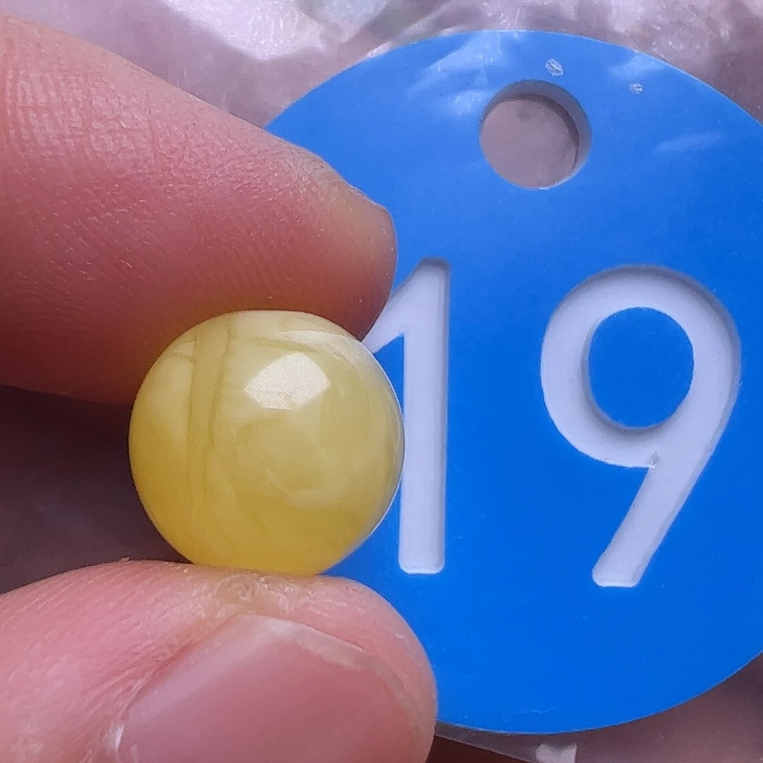 未镶嵌蜜蜡裸石10.8m m