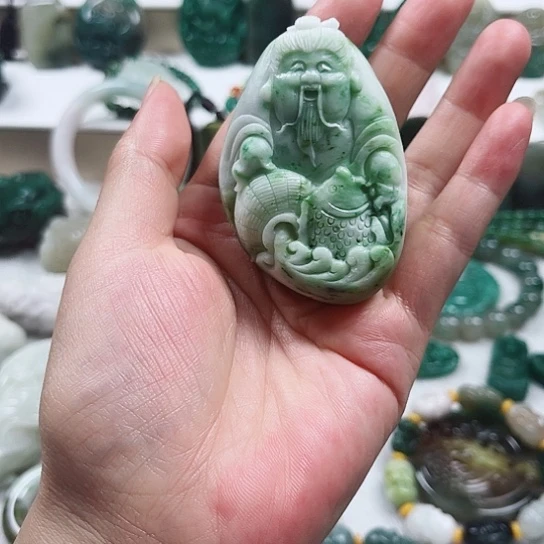 独山玉未镶嵌把件