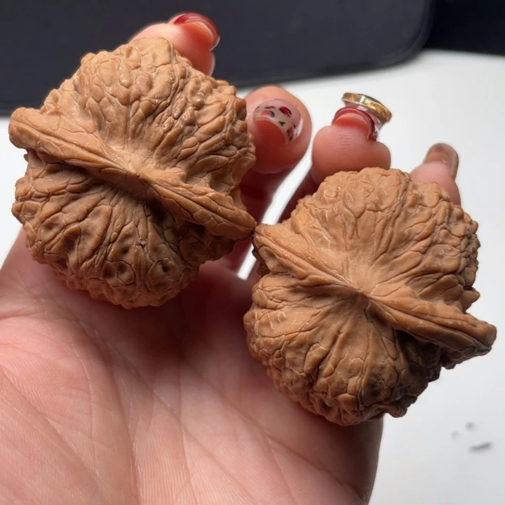 回***前把件文玩核桃血麒麟