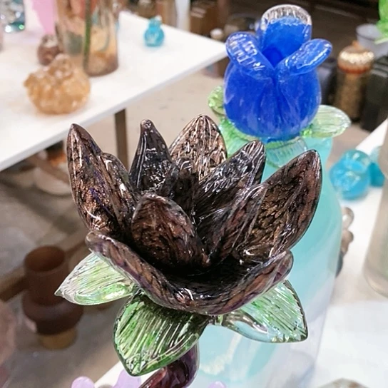 琉璃花瓶高45厘米宽9厘米