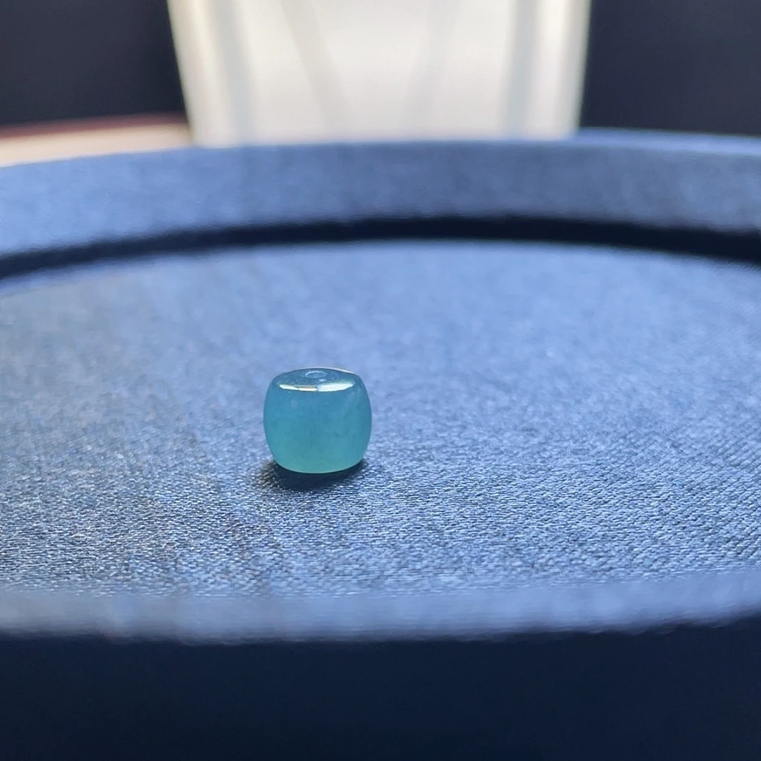 翡翠散珠7.8*6.6直切