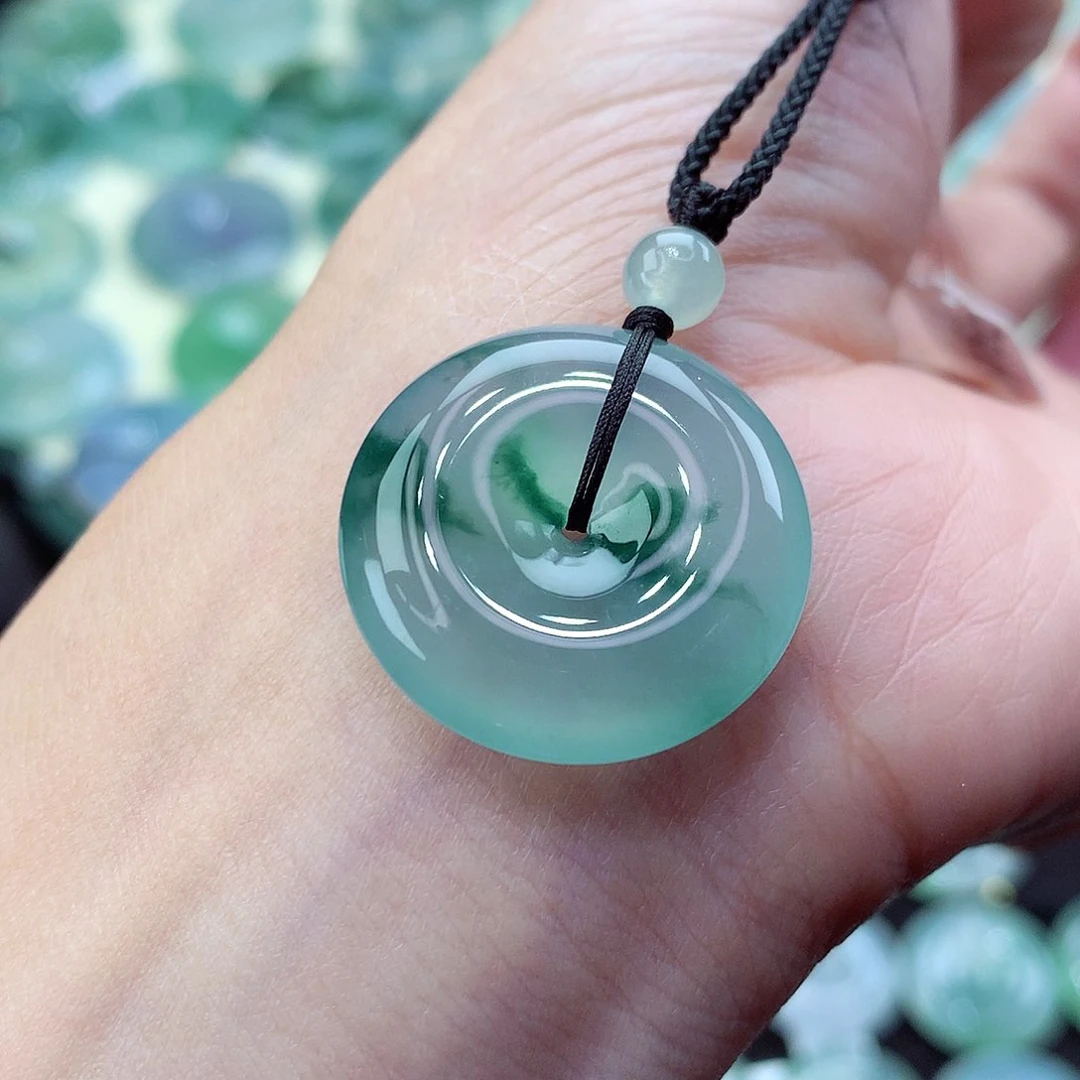 翡翠颈饰未镶嵌编号88。尺寸23.5-6