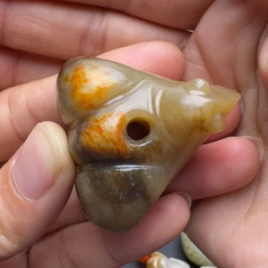 和田玉挂件未镶嵌田****@