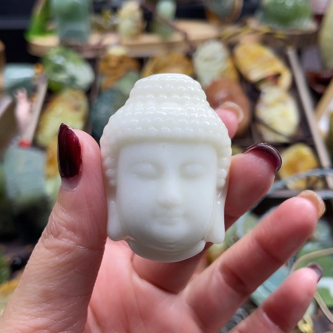 蛇纹石玉颈饰未镶嵌岫玉佛头