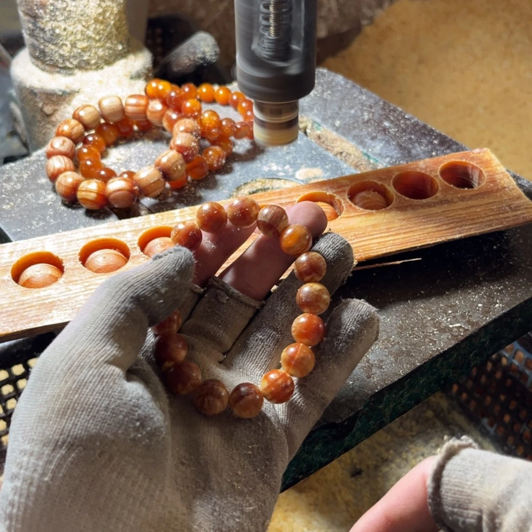 亚***君松木（琥珀木）手串/手链1.2➕2颗，再送一颗