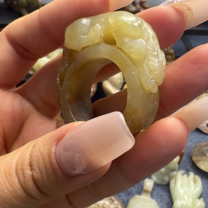 和田玉未镶嵌挂件